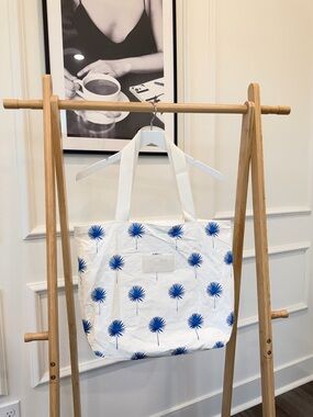 Alohas Mediterranean Collection White and Blue Floral Tote Bag Santorini